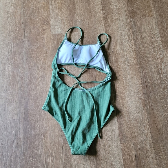 Bathing Suit - Picture 3 of 5